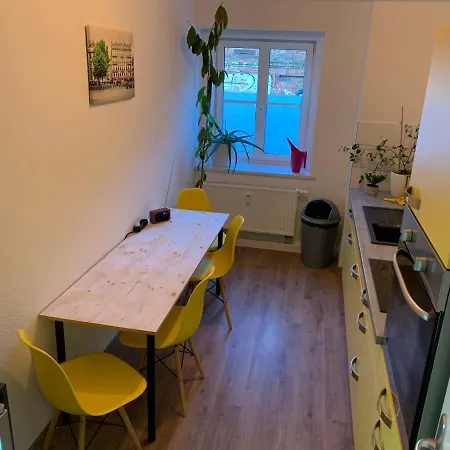 Industrial Look - 2 Bedroom - In Plagwitz Лейпциг